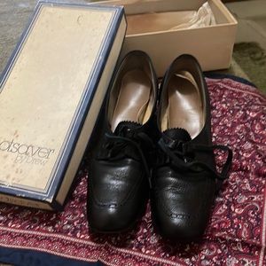 Vintage shoes. Size 10 women.